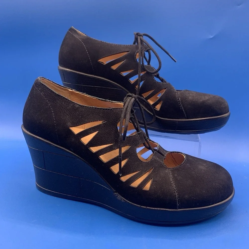 Abeo Women's Black Suede Gillie Laced Wedge - 9.5N NARROW